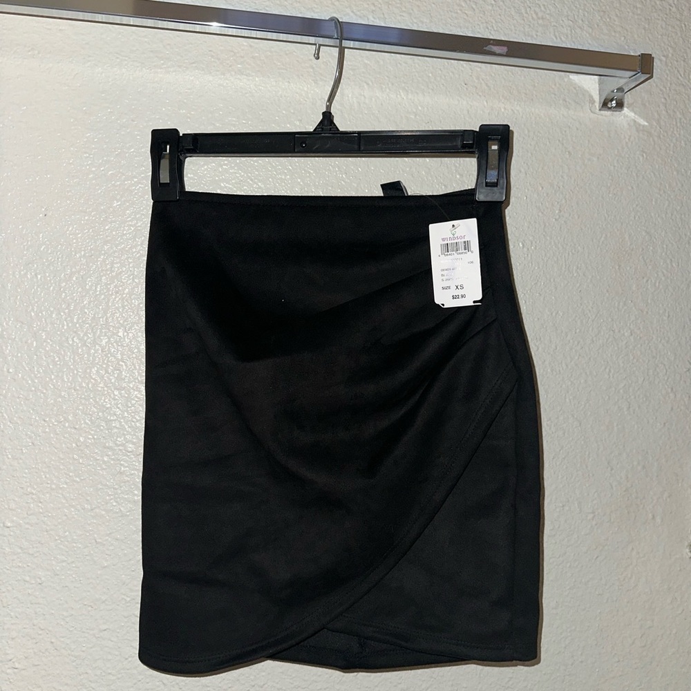 BLACK SUED SPLIT SKIRT